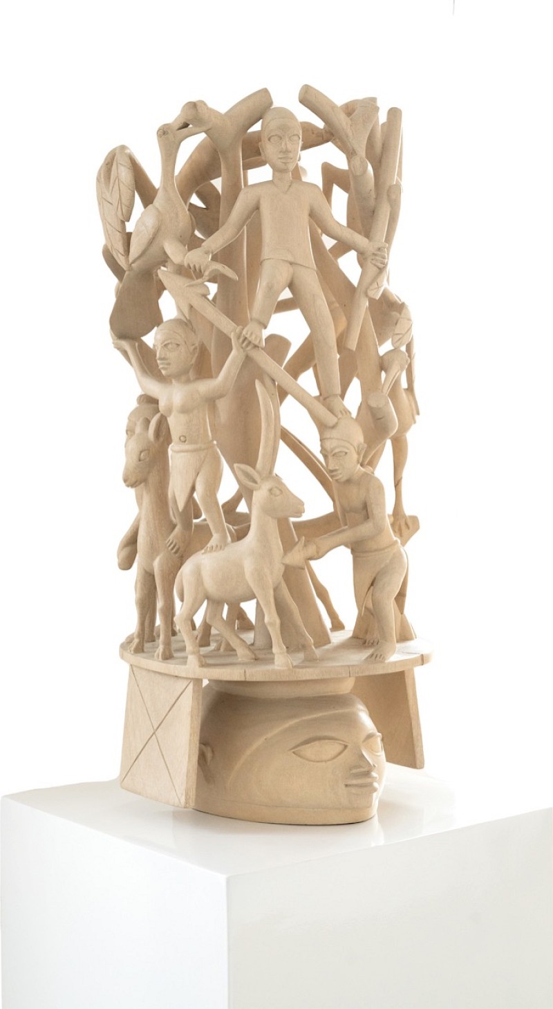 Image – Kifouli Dossou, La forêt, 2023, Bois Mélina sculpté dans la masse, 70 x 35 cm